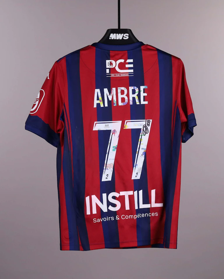 Enzo Cantero Clermont Foot 63 のシャツ