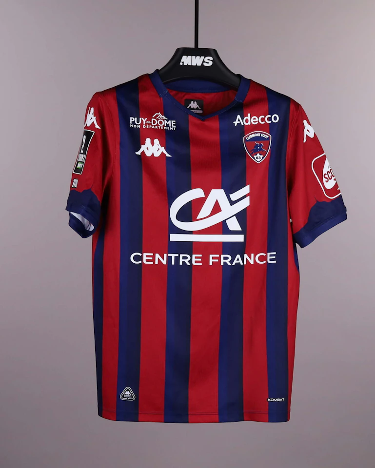 Enzo Cantero Clermont Foot 63 のシャツ