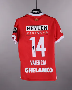 Royal Antwerp FC 팀의 A. Valencia Bajaña 셔츠