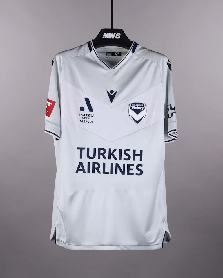 来自Melbourne Victory的Nishan Velupillay球衣