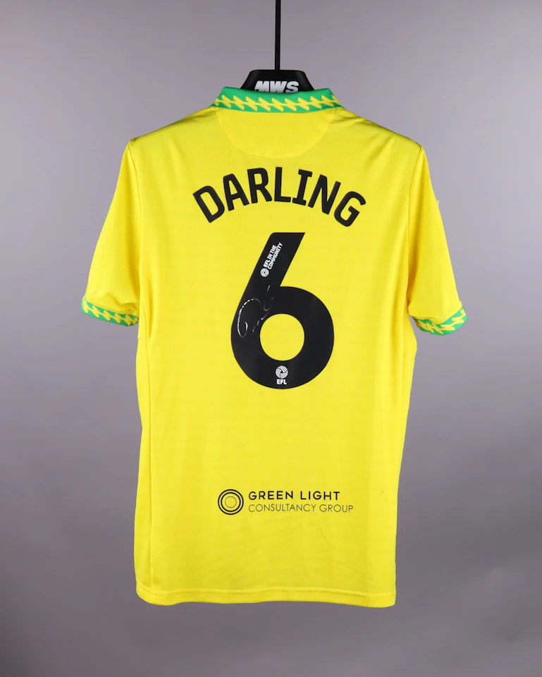 来自Norwich City的Harry Darling球衣