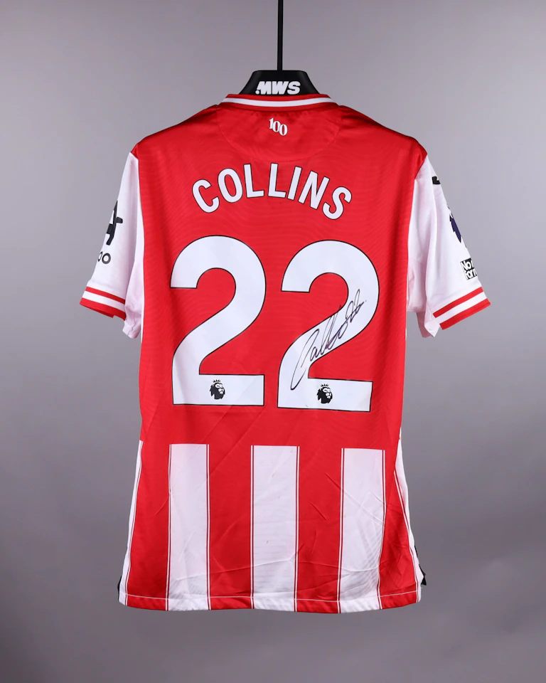 Brentford 팀의 Nathan Collins 셔츠
