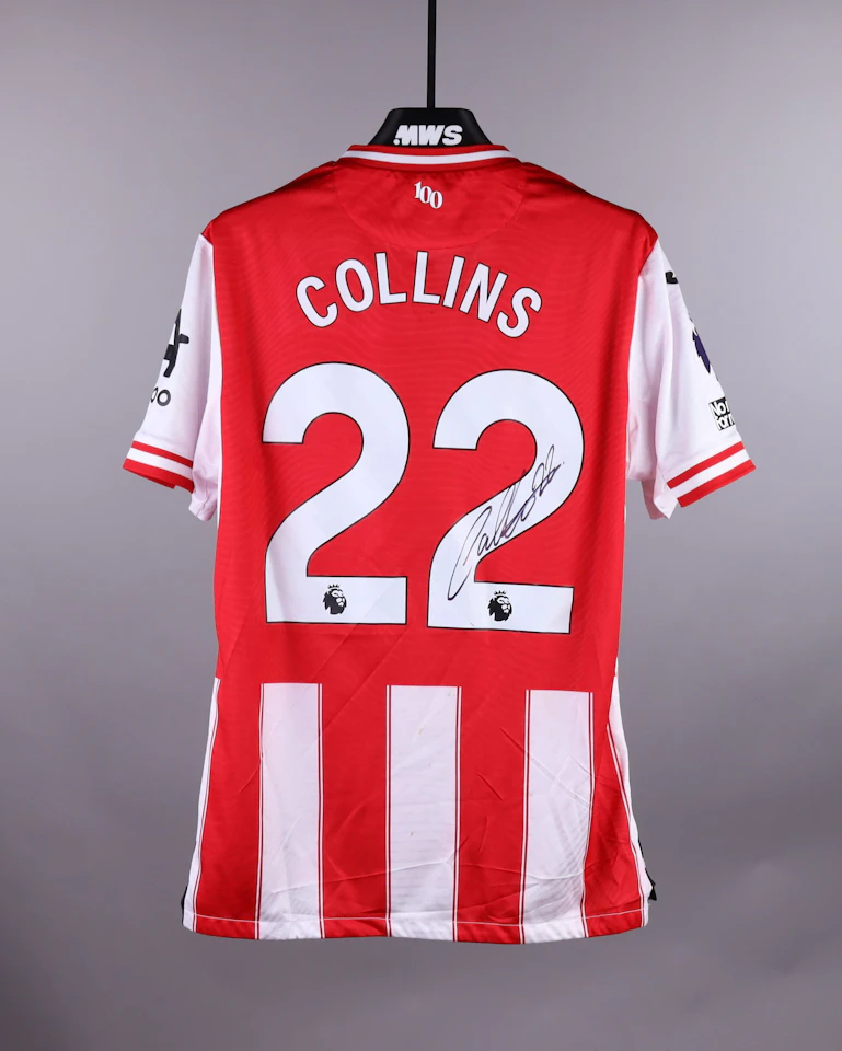 Brentford 팀의 Nathan Collins 셔츠
