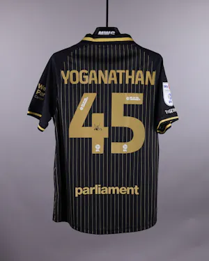 Vimal Yoganathan Barnsley camisa.