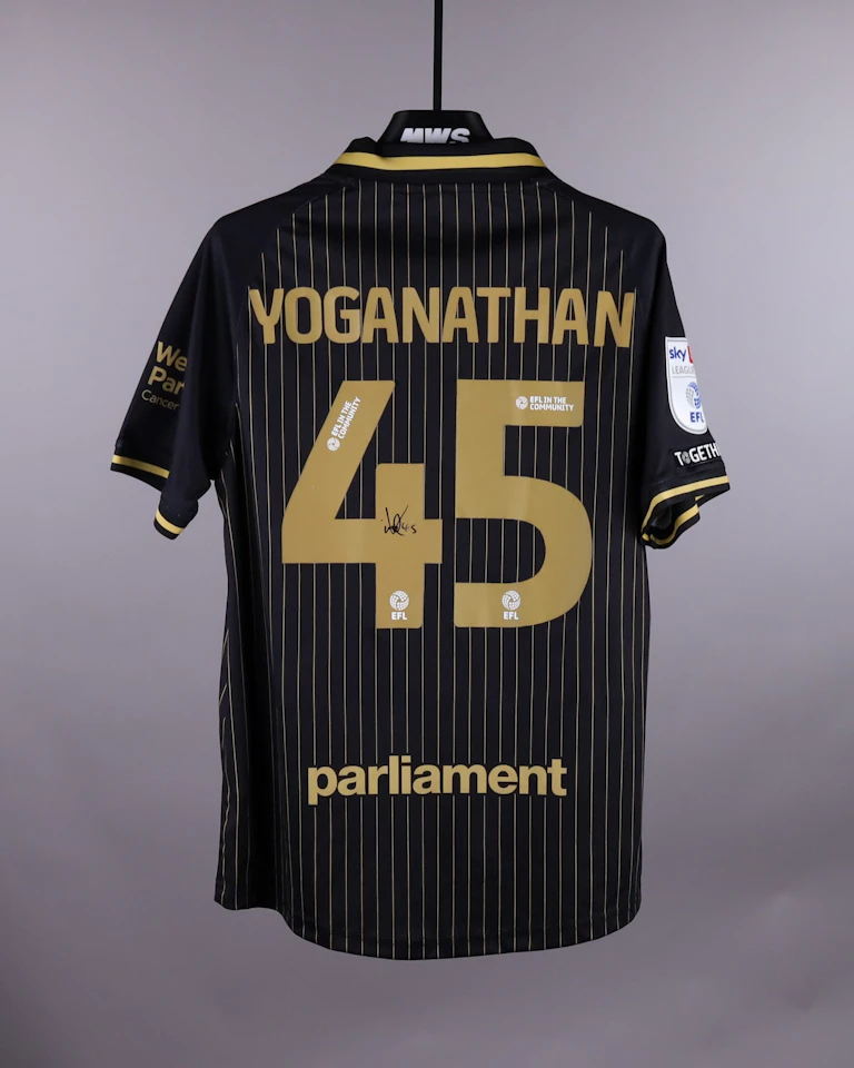 Vimal Yoganathan Barnsley camisa.