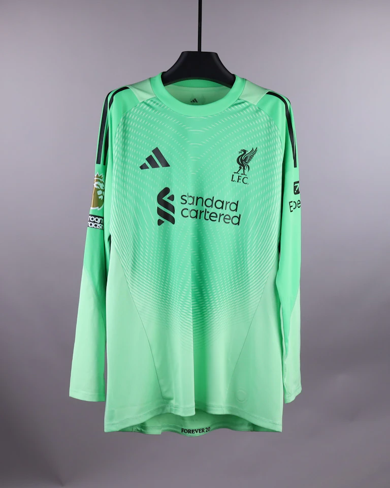 来自Liverpool的Giorgi Mamardashvili球衣