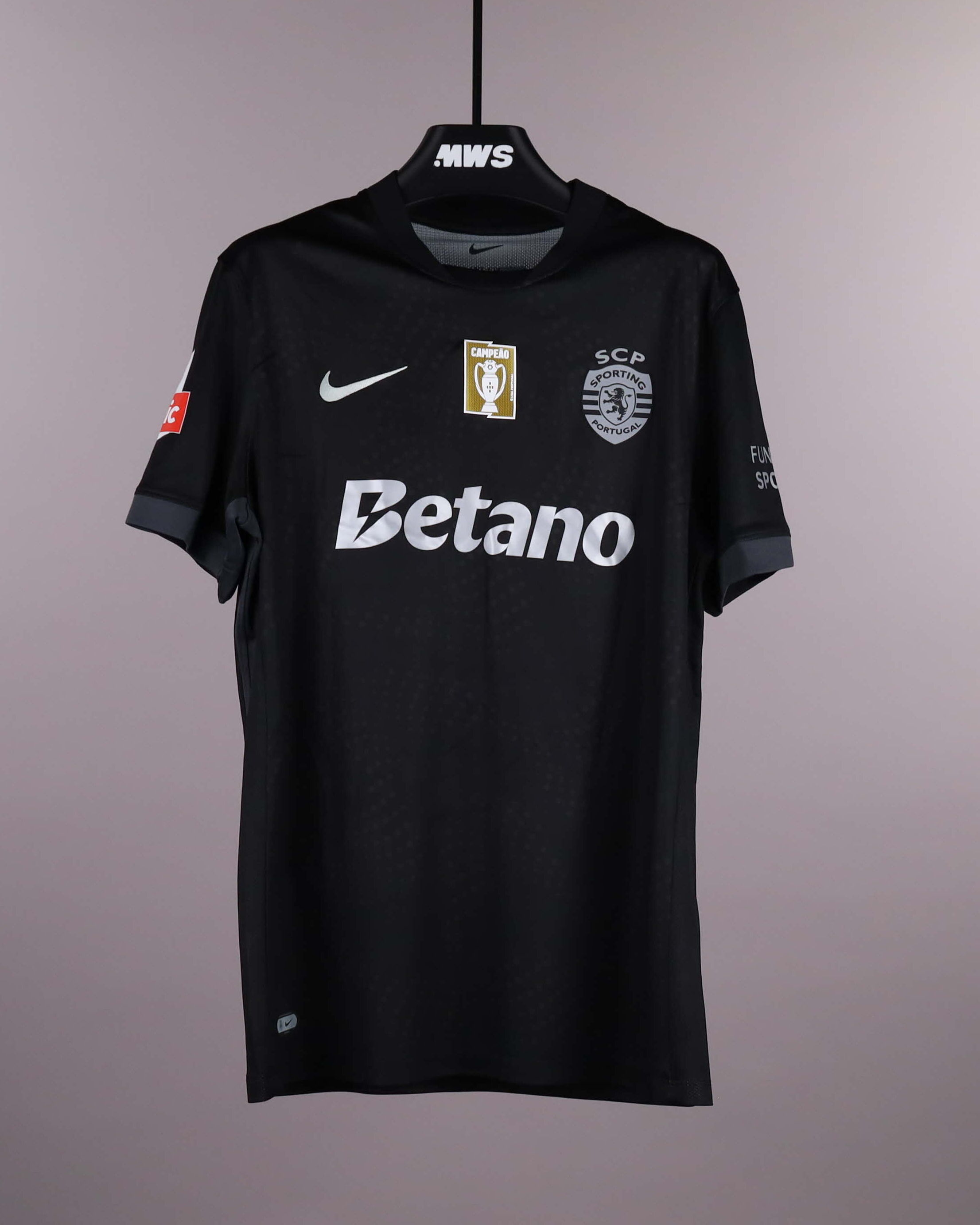 Zeno Debast Sporting CP shirt