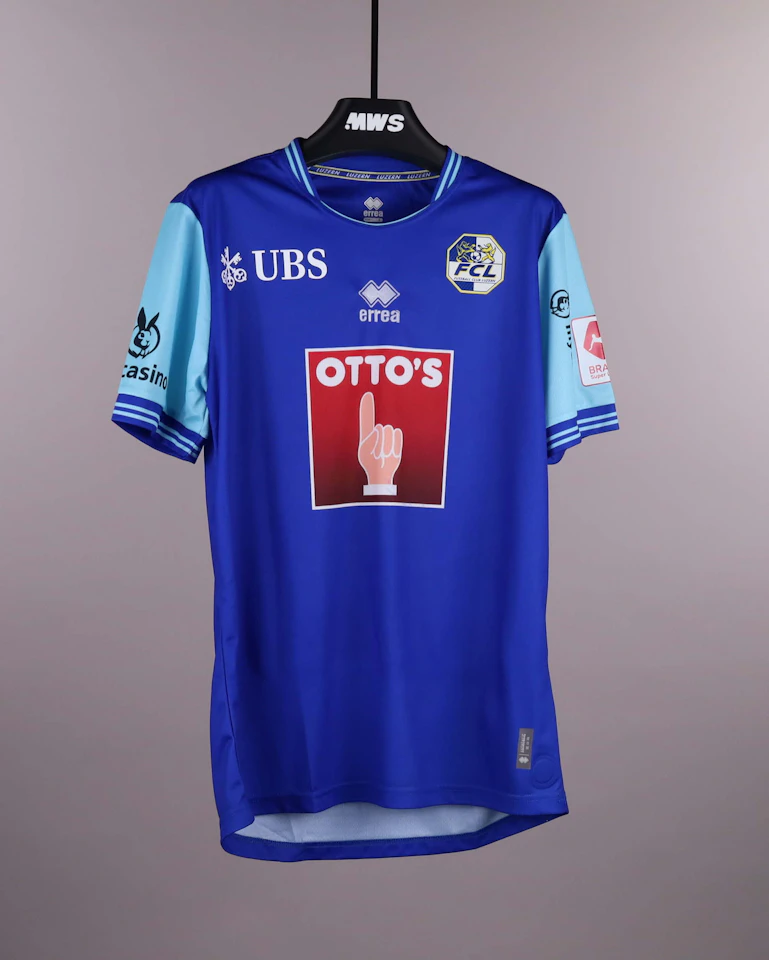 Tyron Owusu FC Luzern のシャツ