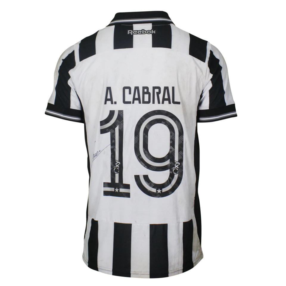 来自Botafogo的Arthur Mendonça Cabral球衣