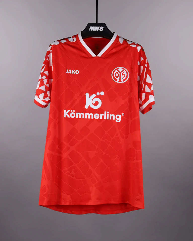 Mainz 05 팀의 Lennard Maloney 셔츠