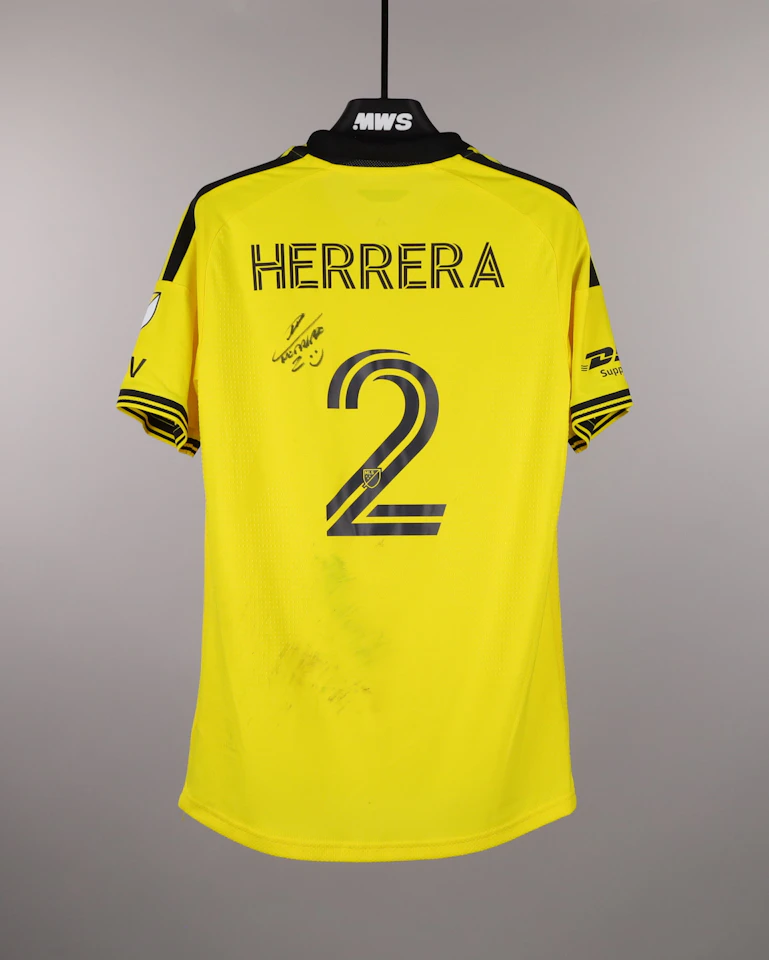 来自Columbus Crew的Andrés Herrera球衣