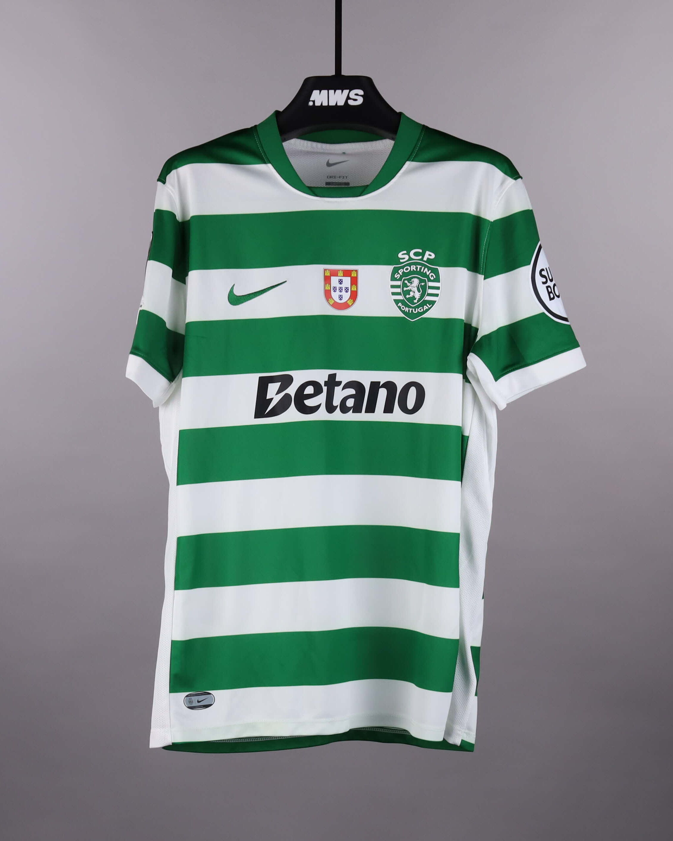 Zeno Debast Sporting CP shirt