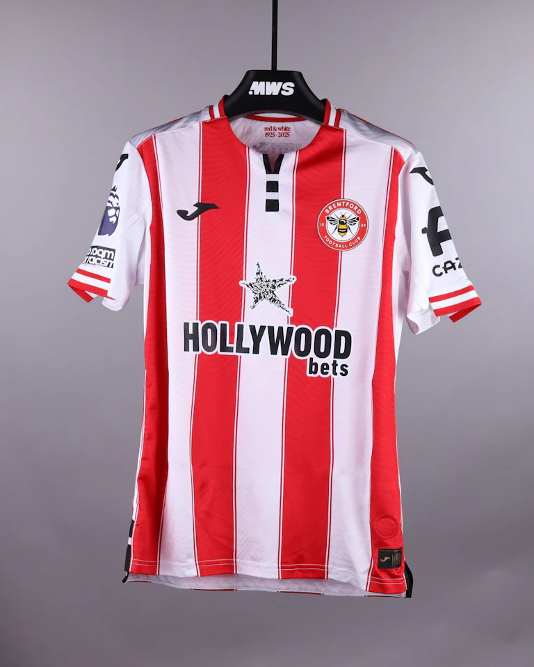 来自Brentford的Mathias Jensen球衣