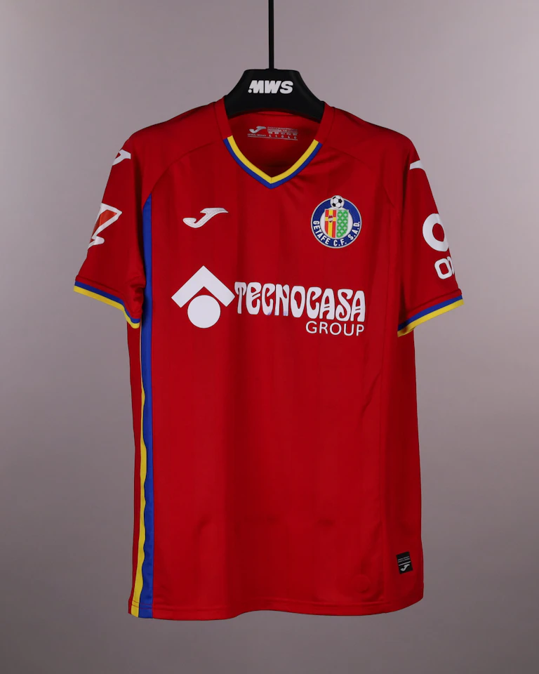 来自Getafe CF的Luis Vásquez球衣