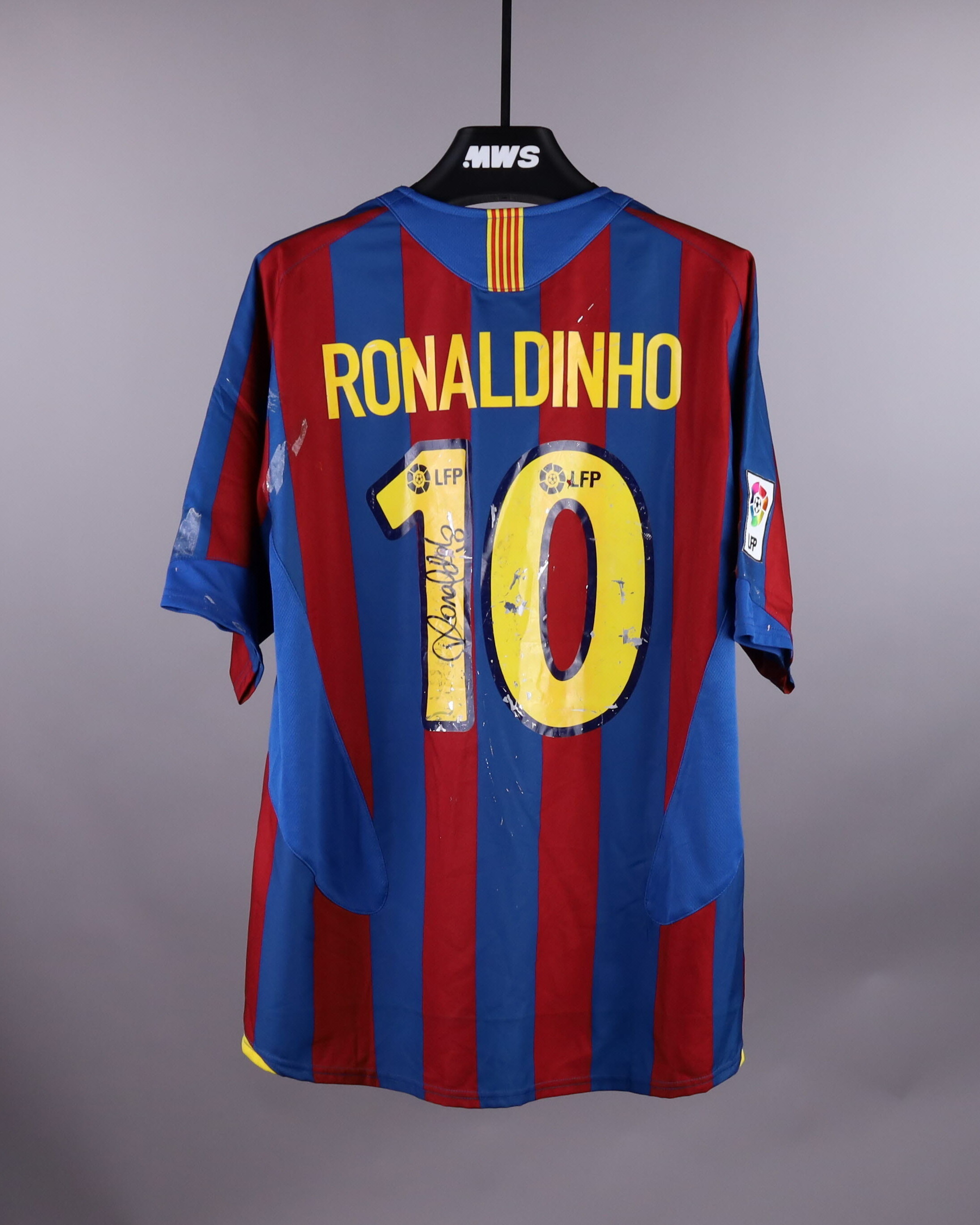 Ronaldinho | FC Barcelona | MatchWornShirt
