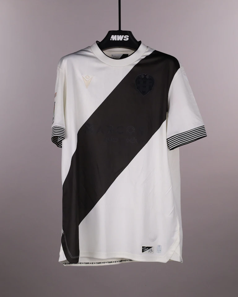 Matías Moreno Levante UD shirt