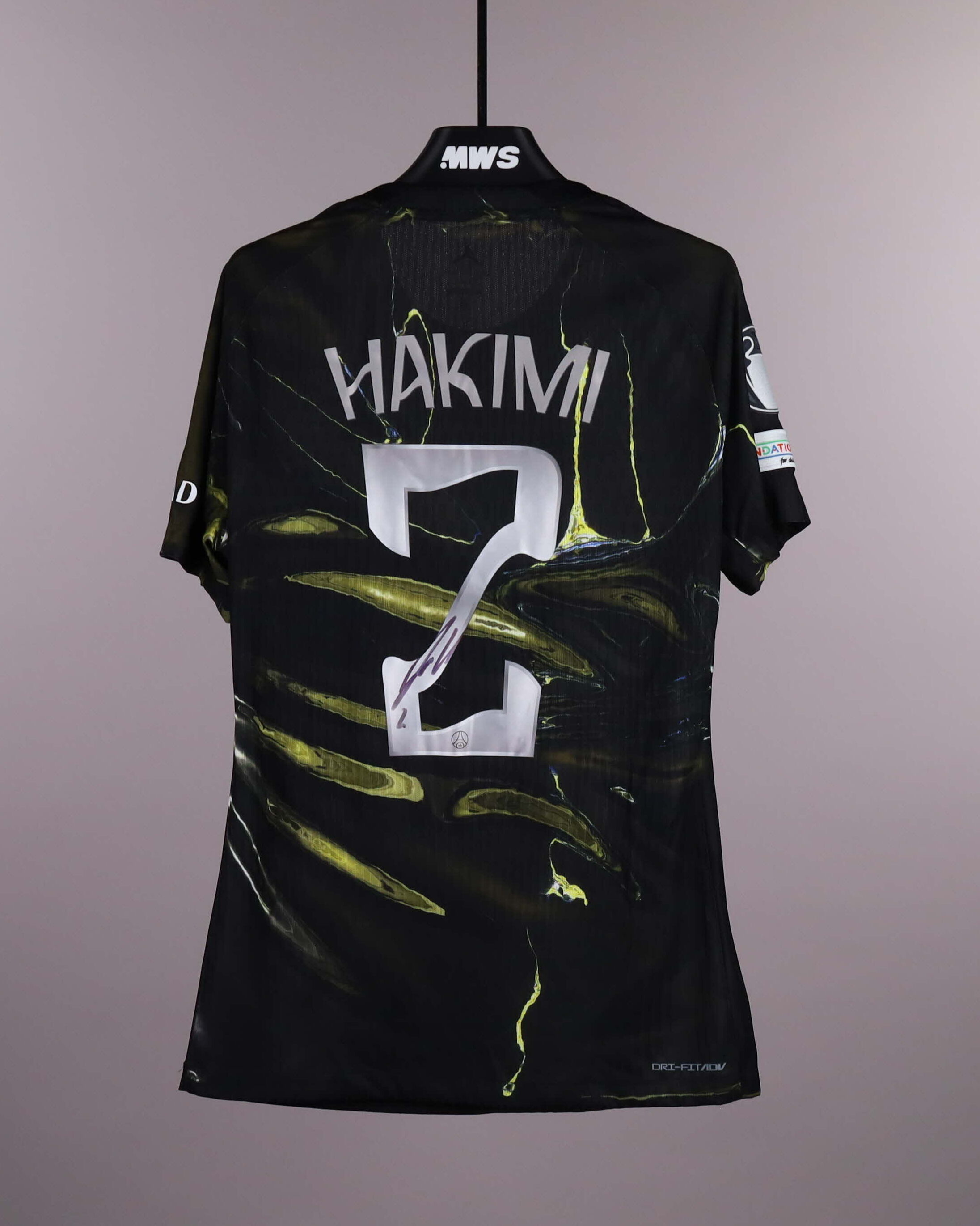 Achraf Hakimi Paris Saint-Germain shirt