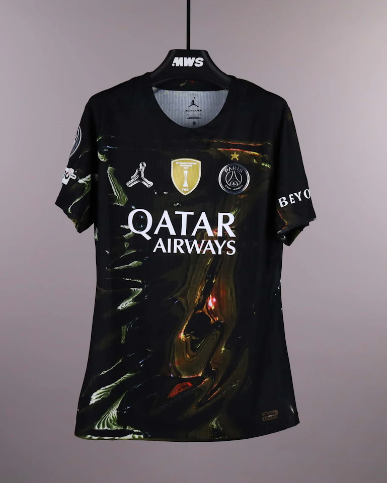 Achraf Hakimi Paris Saint-Germain shirt