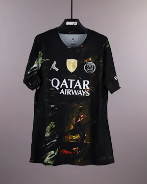 来自Paris Saint-Germain的Willian Pacho球衣