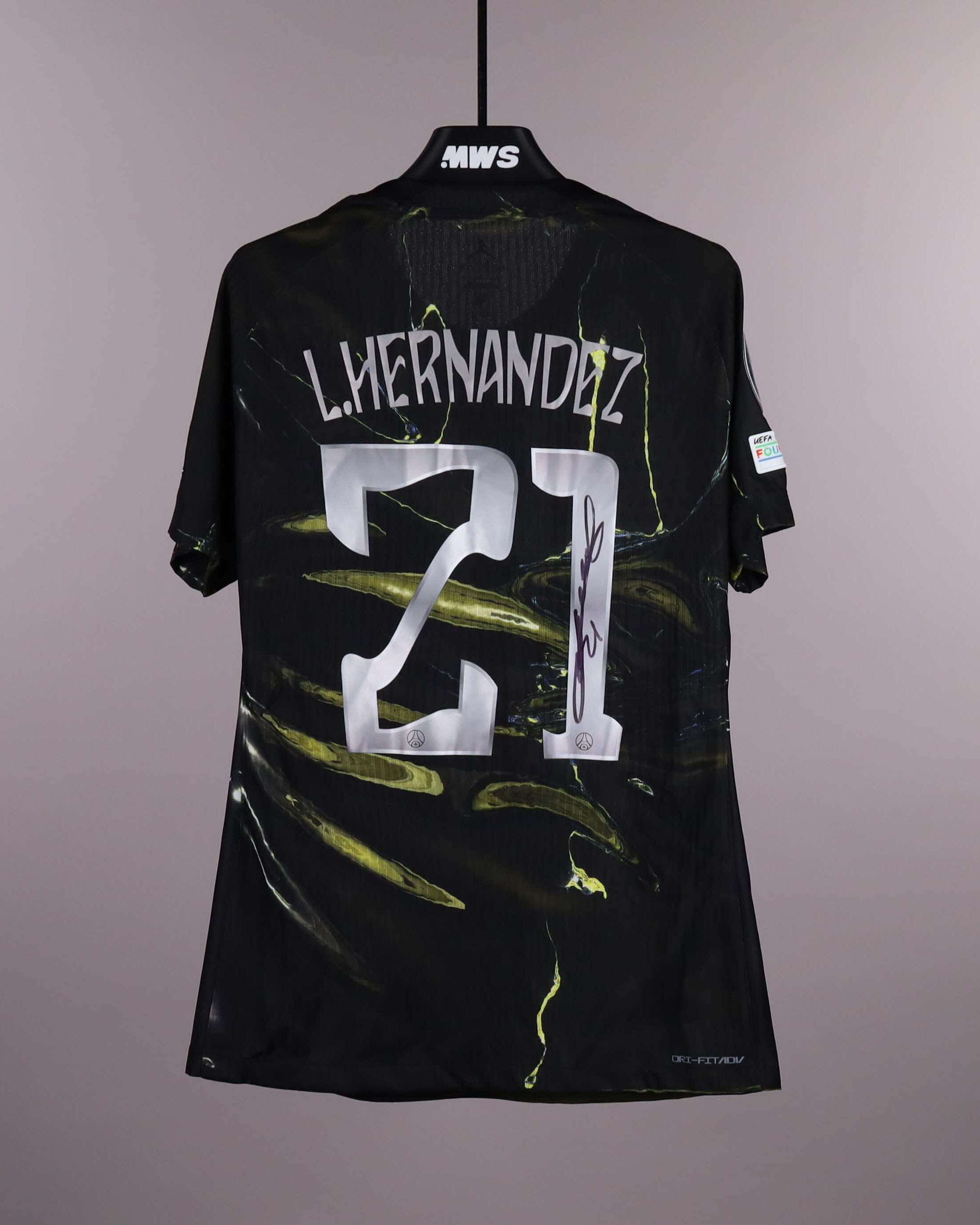 Lucas Hernández Paris Saint-Germain shirt