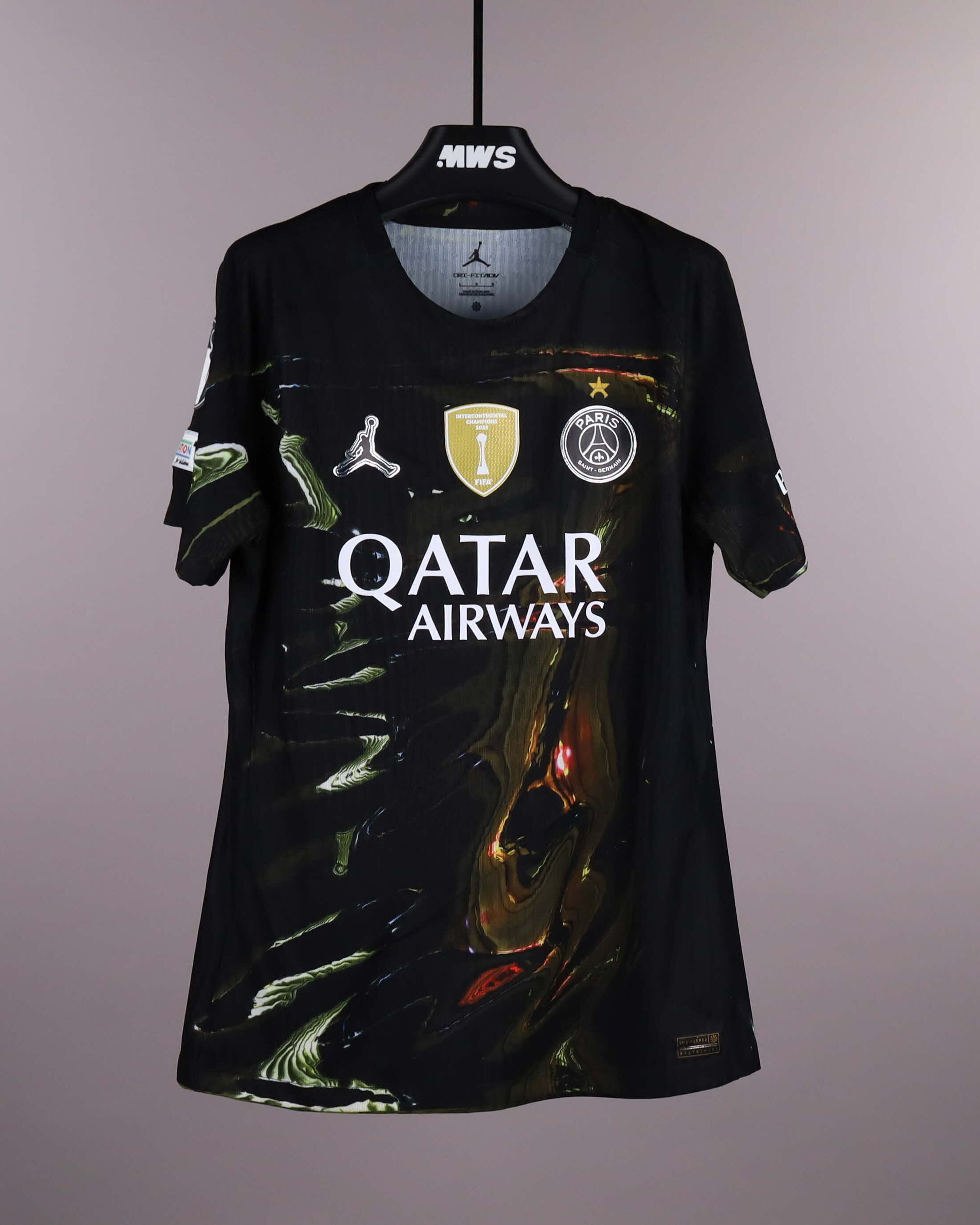Lucas Hernández Paris Saint-Germain shirt