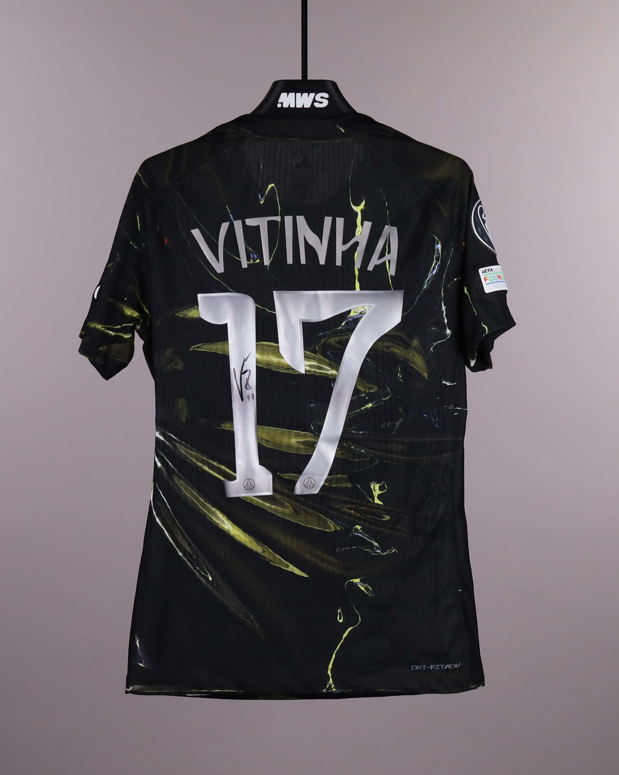 シ*ゴ様 MVPs社 サイン入りサッカーユニフォーム　Vitinha ヴィティー Vitinha | Liverpool - Paris Saint Germain | MatchWornShirt