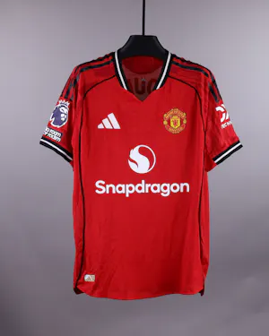 来自Manchester United的Mason Mount球衣