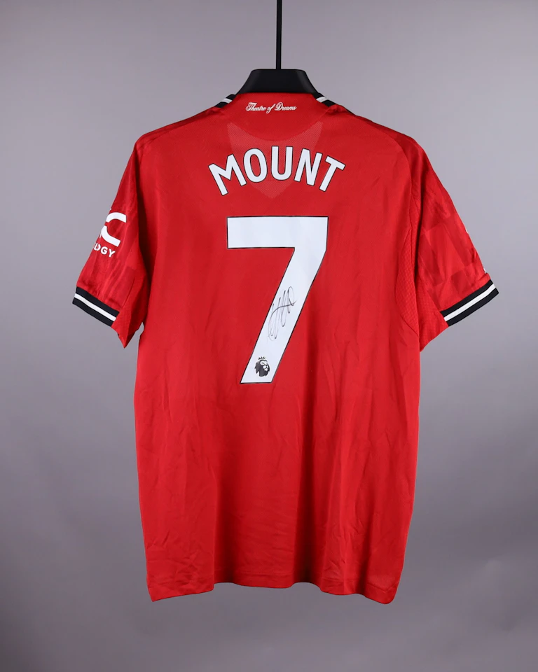 Manchester United 팀의 Mason Mount 셔츠