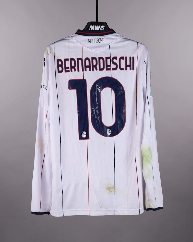 来自Bologna Fc 1909的Federico Bernardeschi球衣