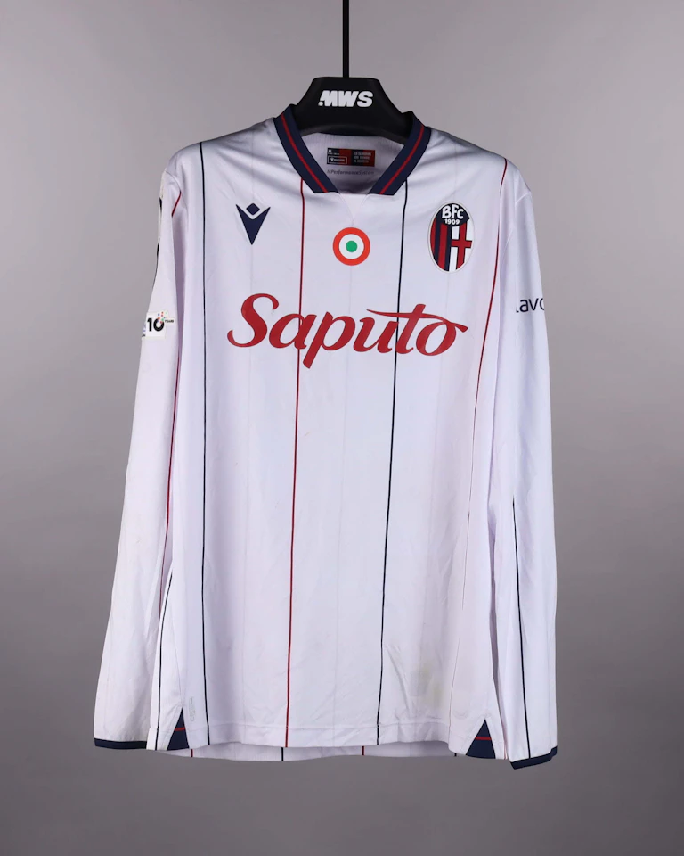 来自Bologna Fc 1909的Federico Bernardeschi球衣