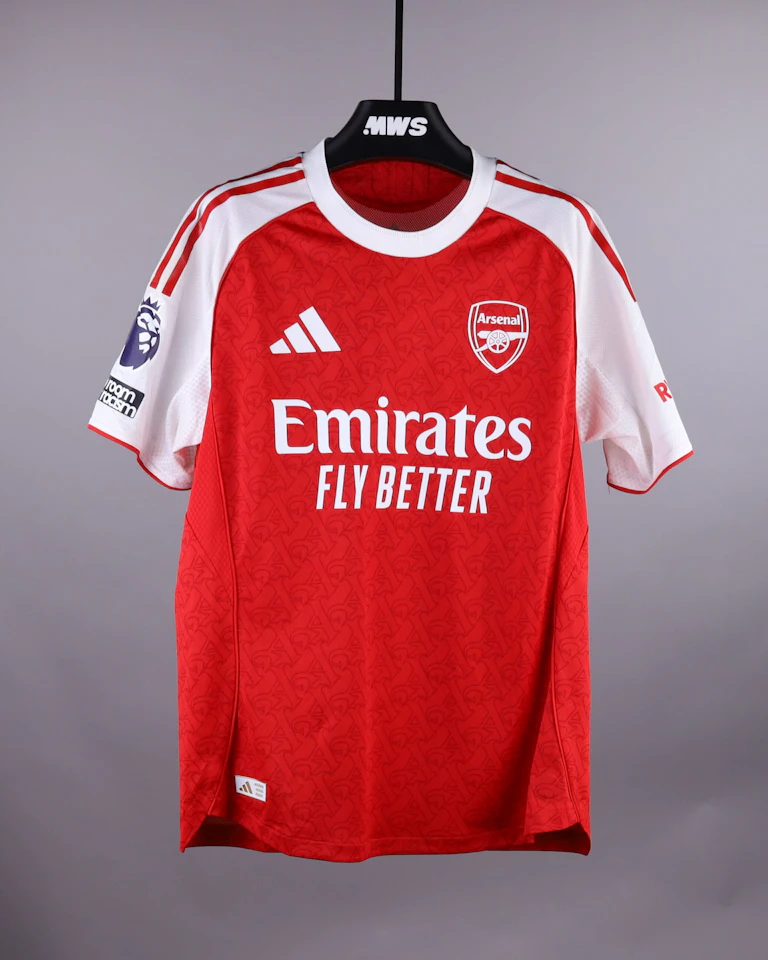 Viktor Gyökeres Arsenal shirt