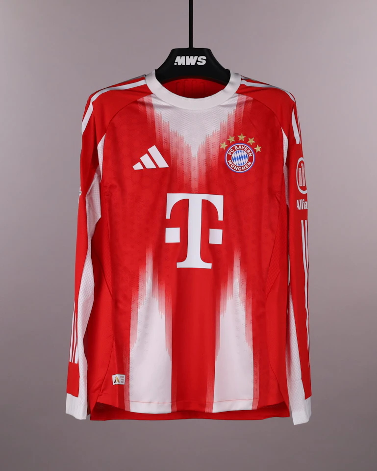 Michael Olise FC Bayern München shirt
