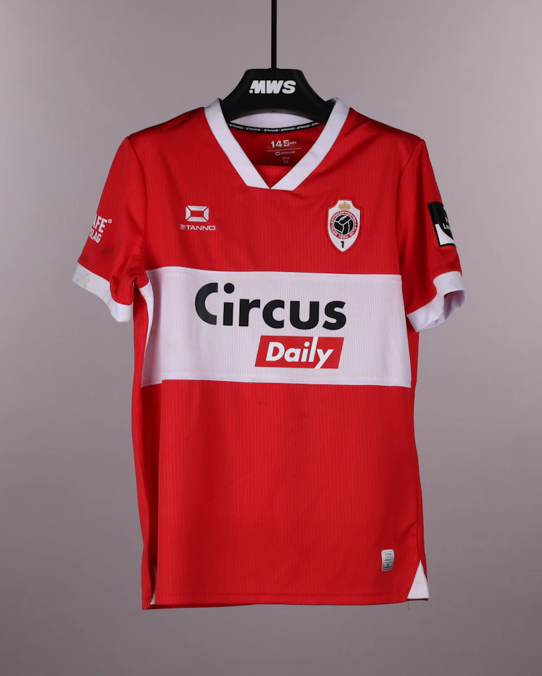 A. Valencia Bajaña Royal Antwerp FC jersey
