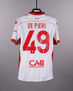 来自S.S.C. Bari的Giacomo De Pieri球衣