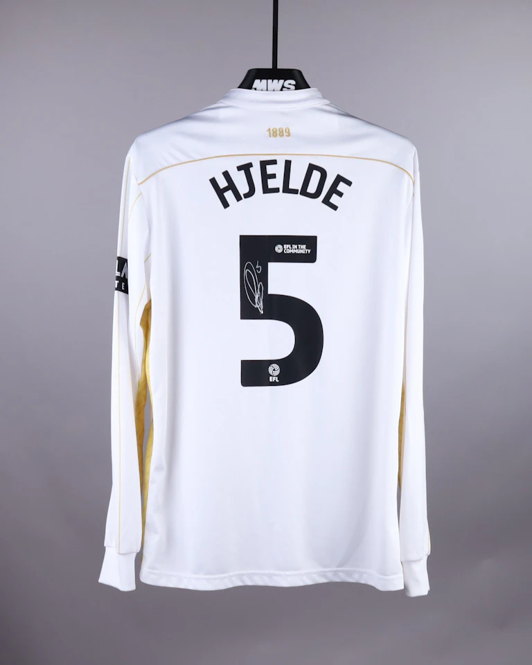 来自Sheffield United的Leo Fuhr Hjelde球衣