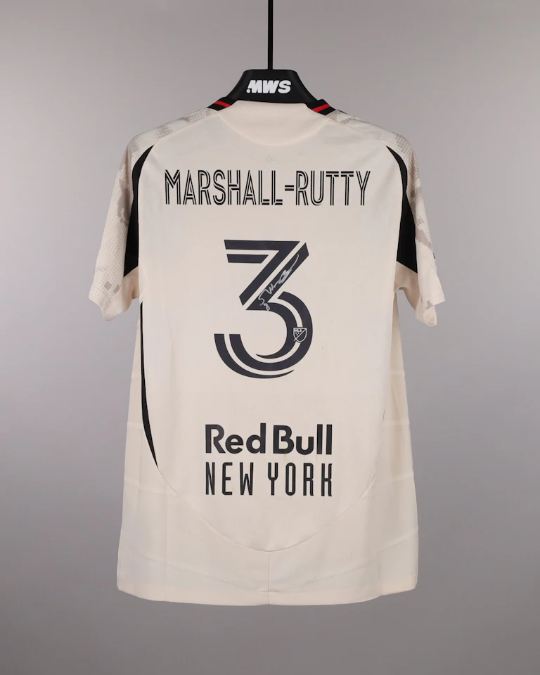来自Red Bull New York的Jahkeele Marshall-Rutty球衣