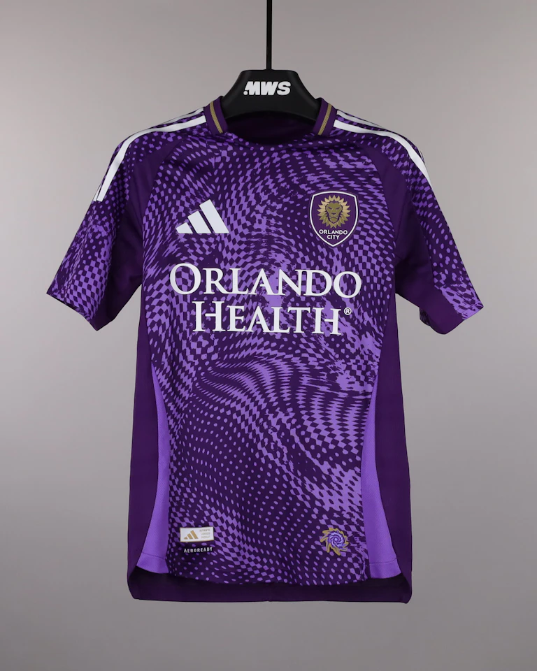Iván Angulo Orlando City shirt
