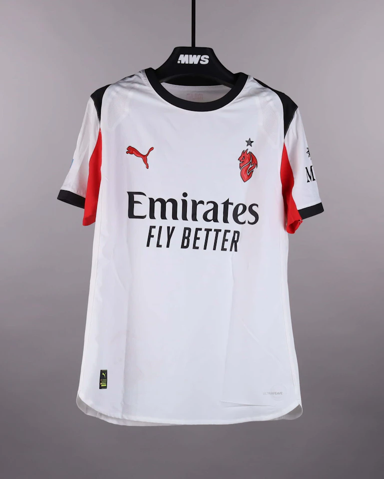 Fikayo Tomori AC Milan shirt