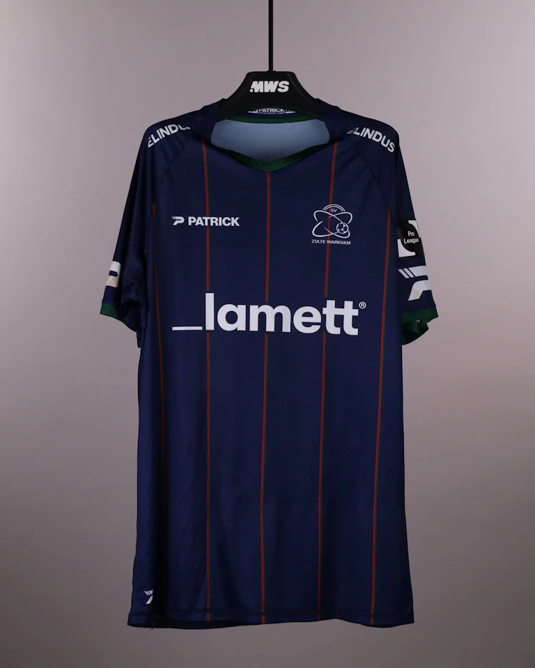 来自SV Zulte Waregem的Anosike Ementa球衣
