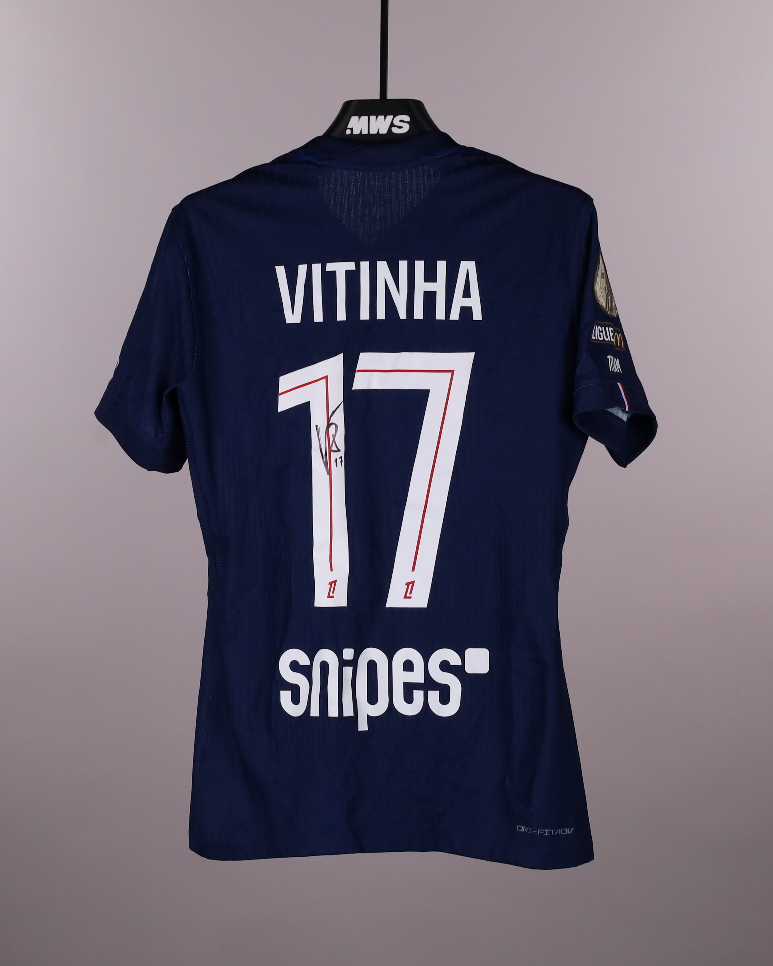 Vitinha Paris Saint-Germain shirt