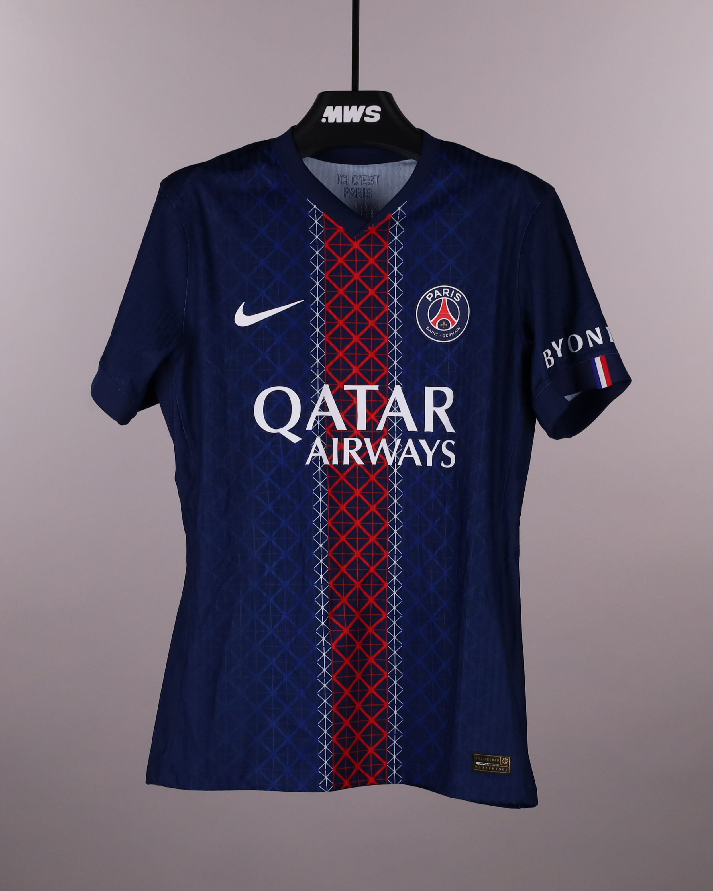 Vitinha Paris Saint-Germain shirt