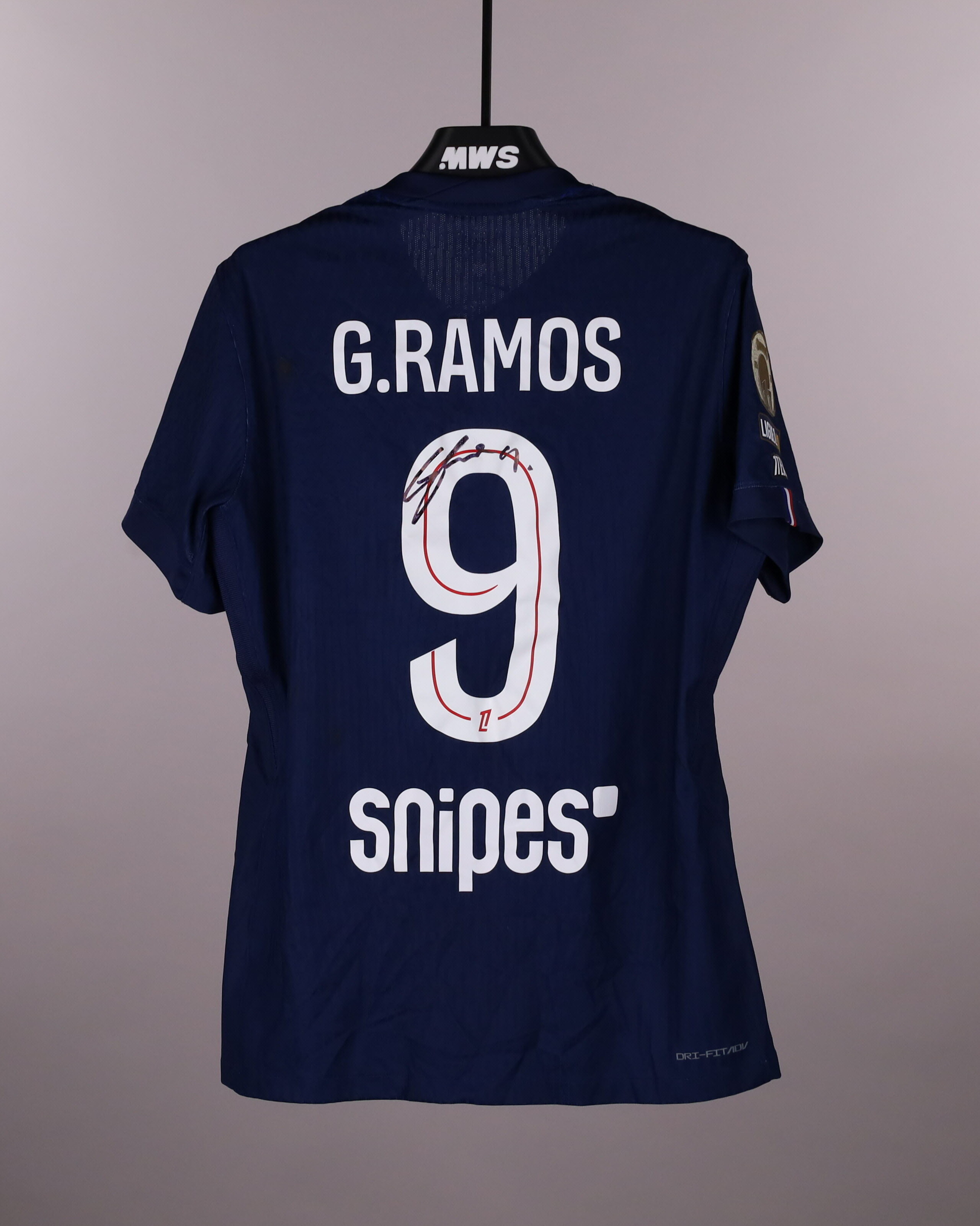 Gonçalo Ramos Paris Saint-Germain shirt