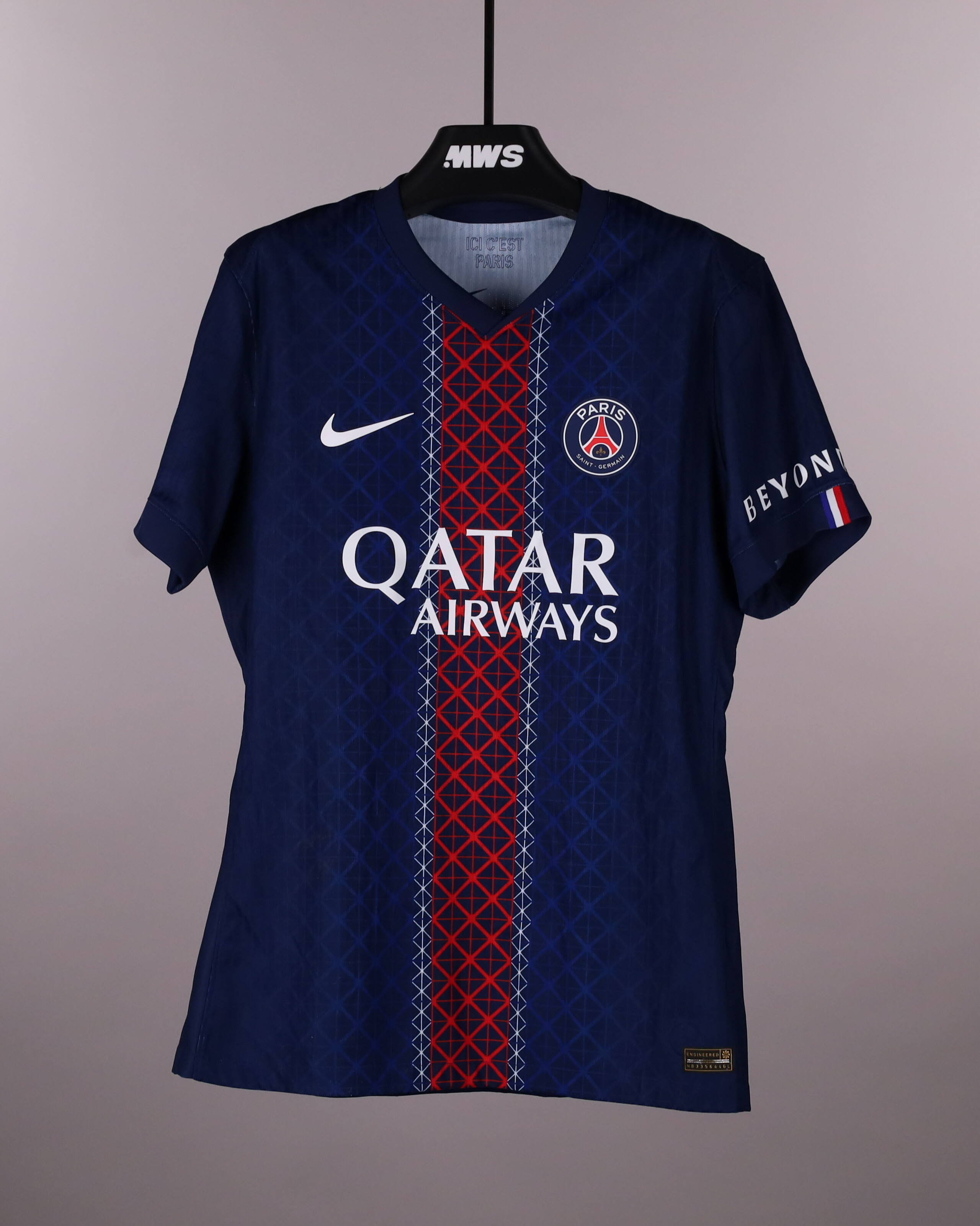 Gonçalo Ramos Paris Saint-Germain shirt