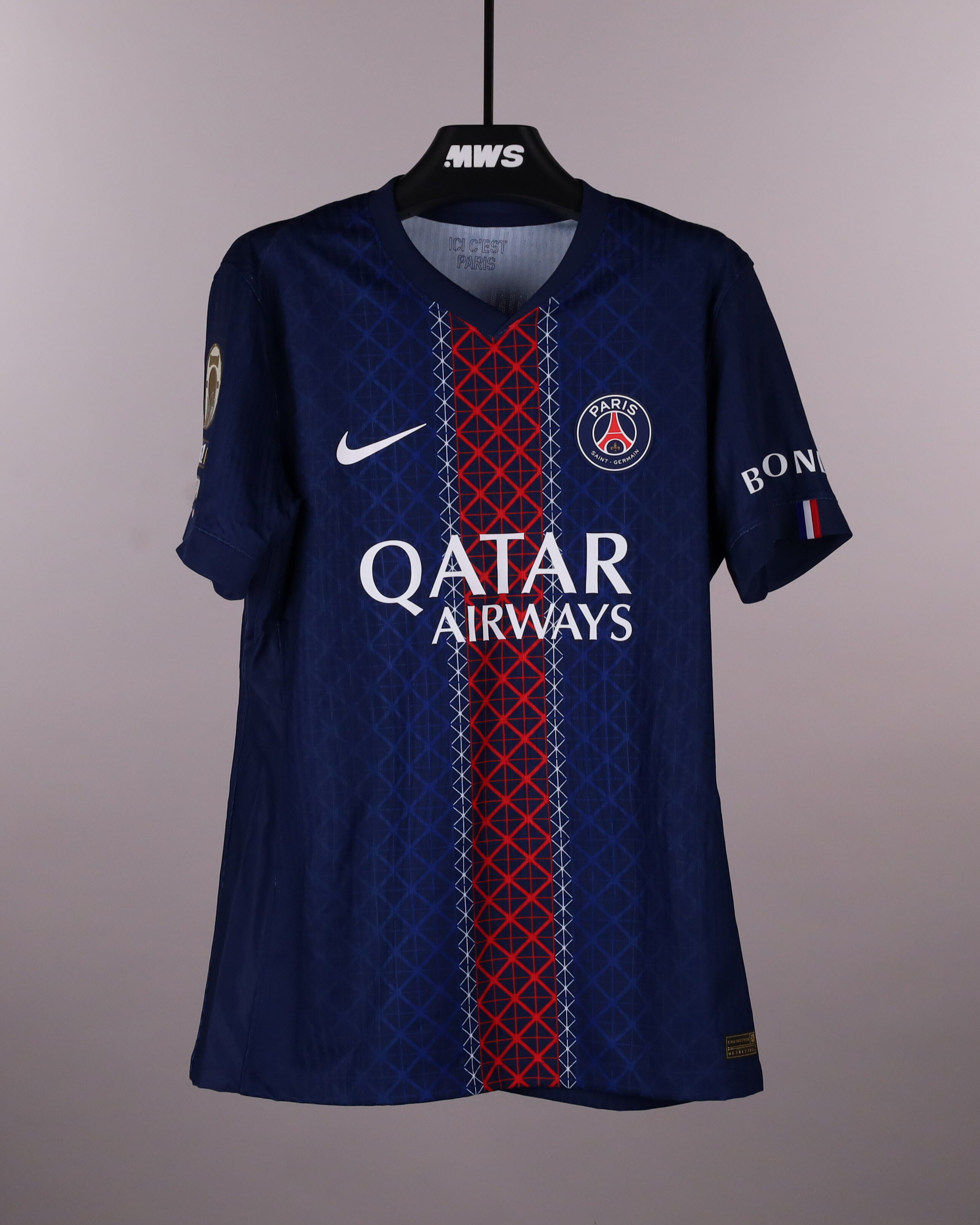 João Neves Paris Saint-Germain shirt