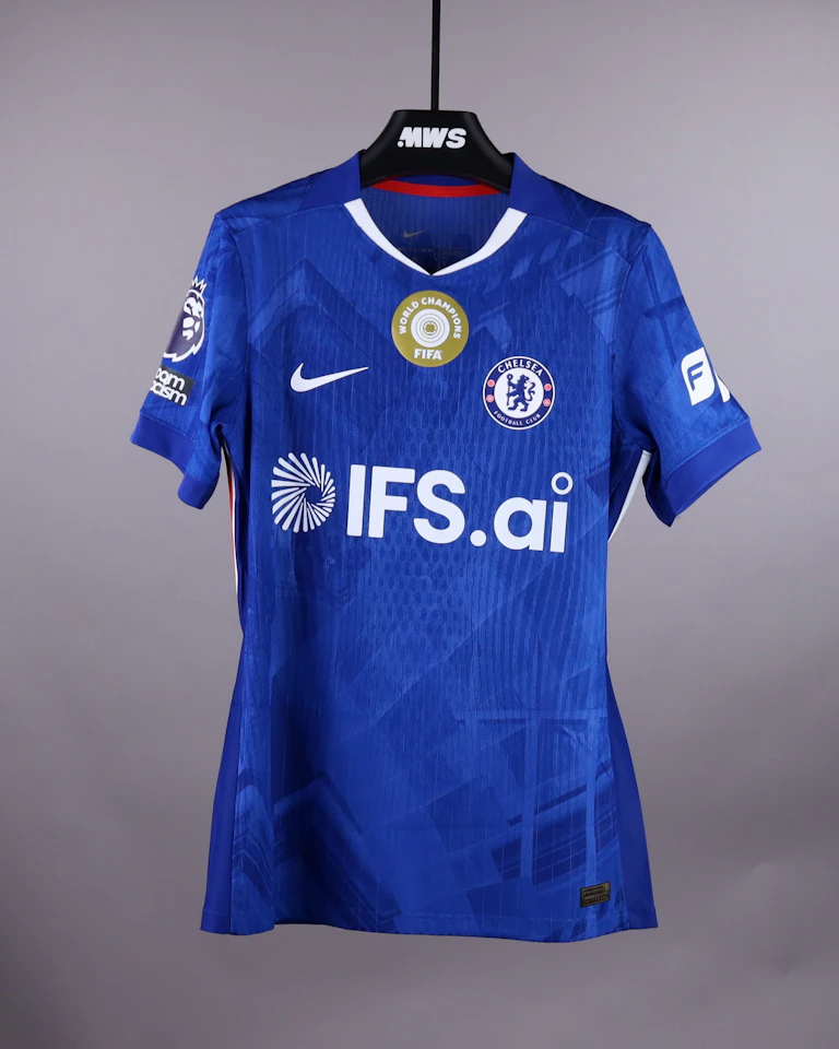 来自Chelsea的Joshua Acheampong球衣