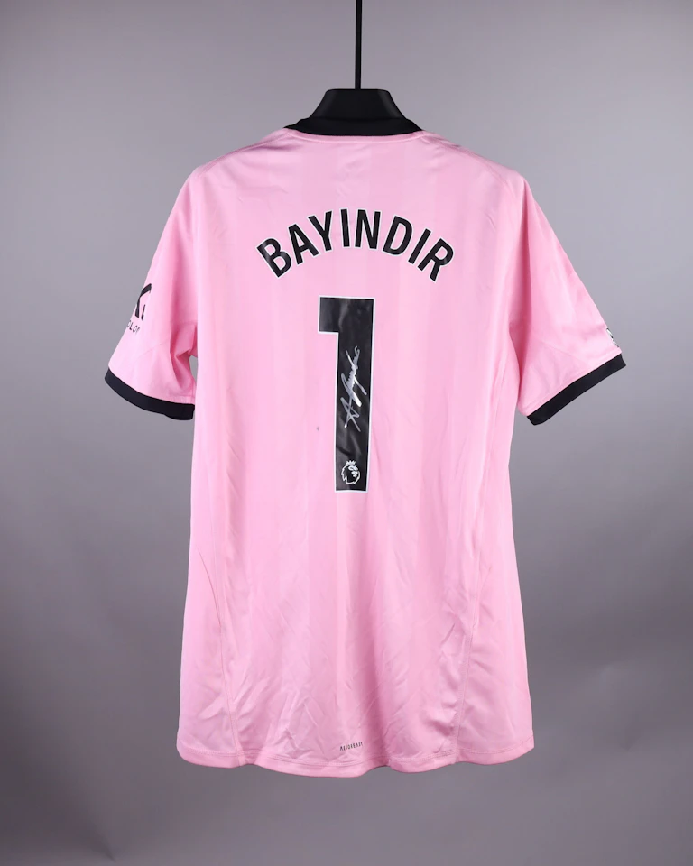 Manchester United 팀의 Altay Bayındır 셔츠