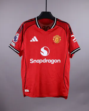 Leny Yoro Manchester United jersey