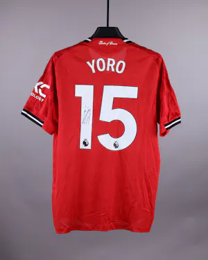Leny Yoro Manchester United shirt