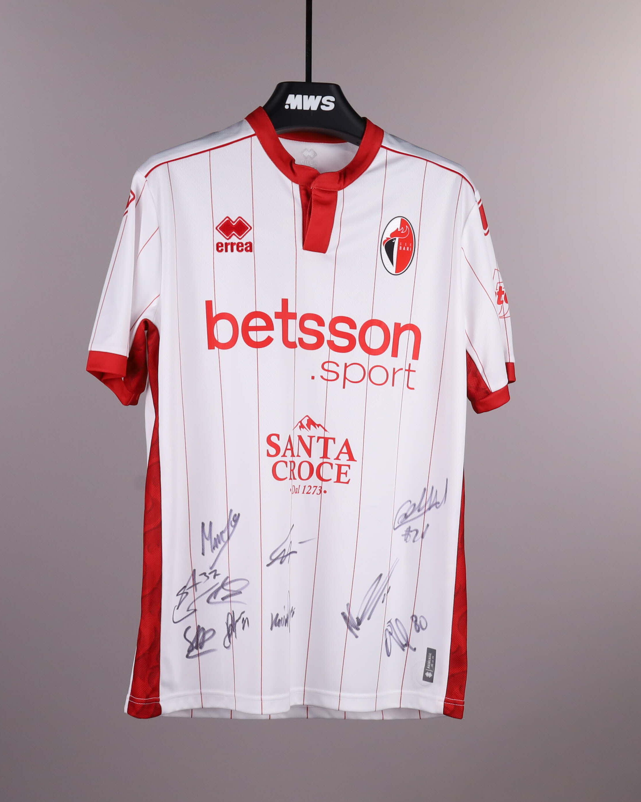 Squad Signed Shirt | S.S.C. Bari