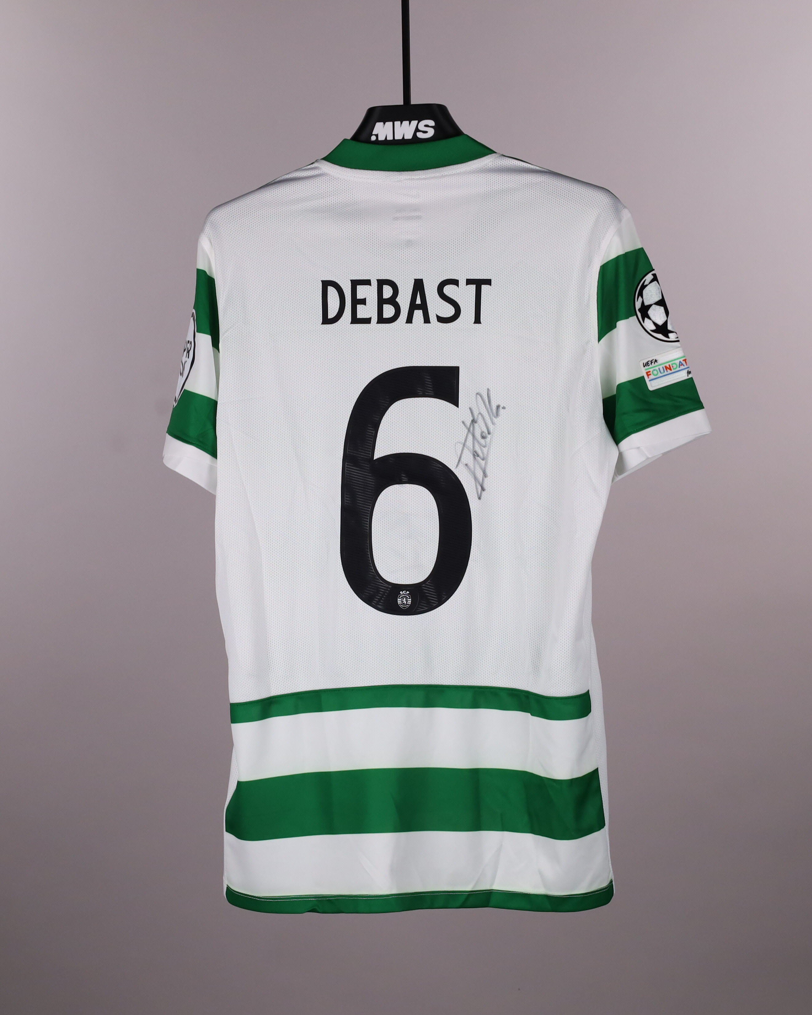 Zeno Debast Sporting CP shirt